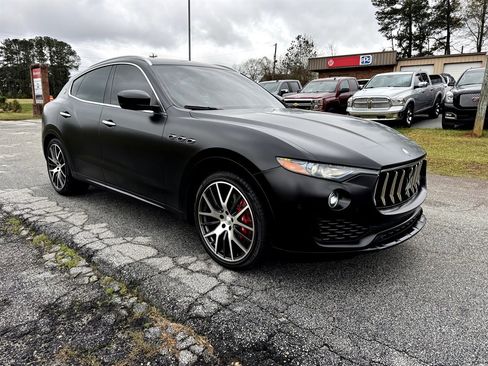 Used 2017 Maserati Levante S AWD/4WD image 6