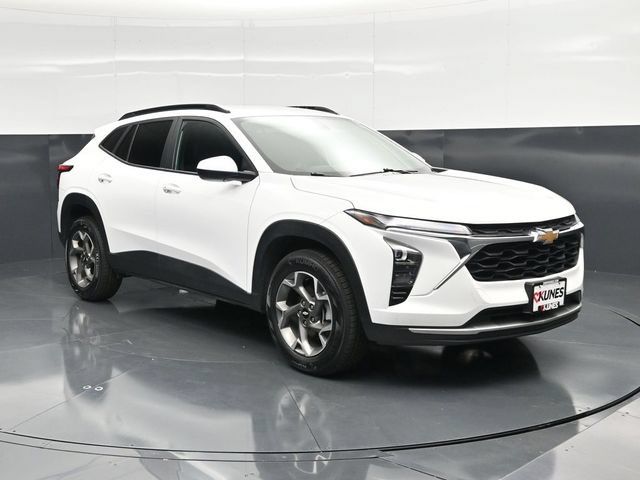 Used 2025 Chevrolet Trax LT w/ LT Convenience Package FWD image 5
