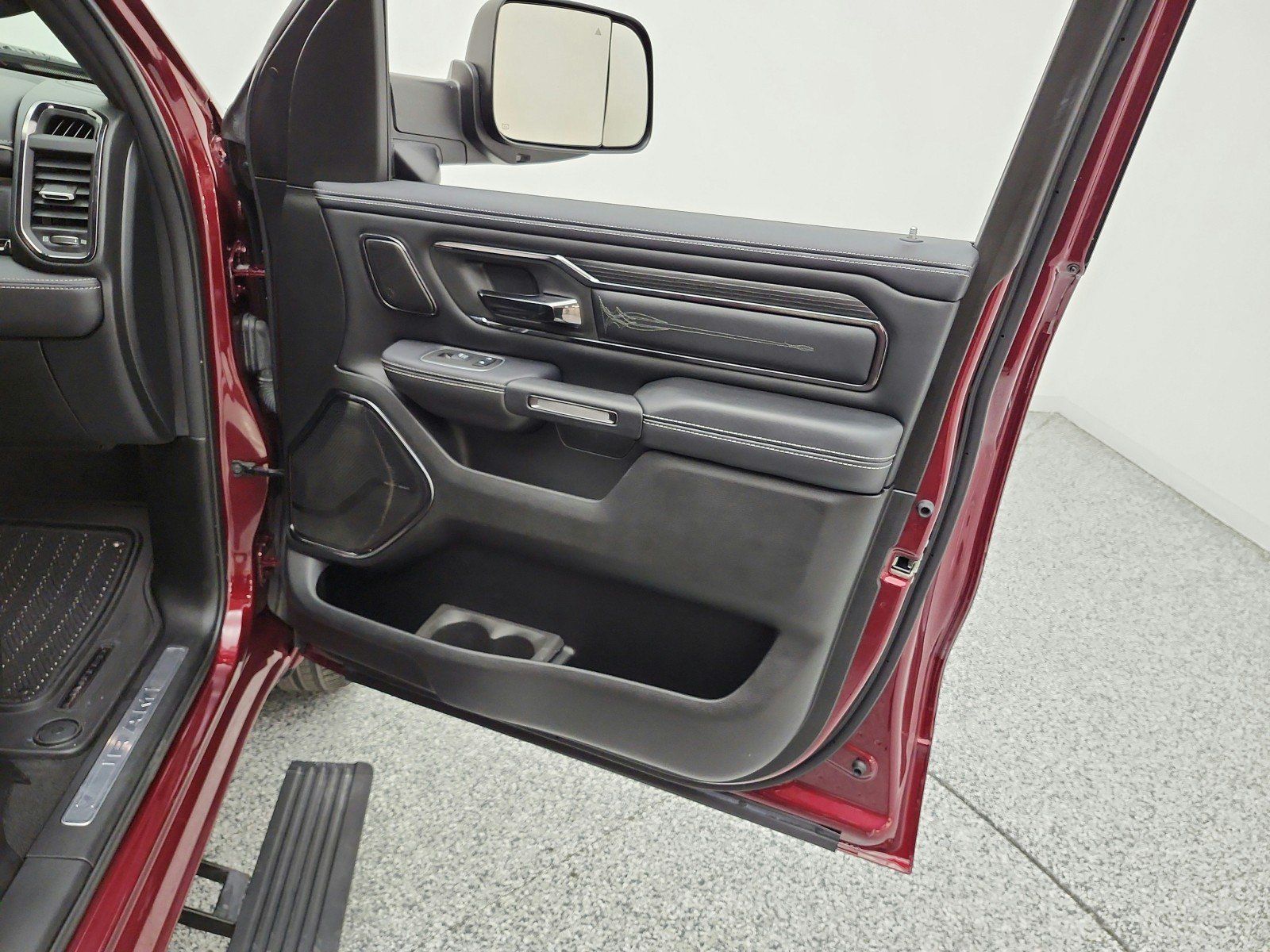 Used 2024 RAM 1500 Limited AWD/4WD image 20