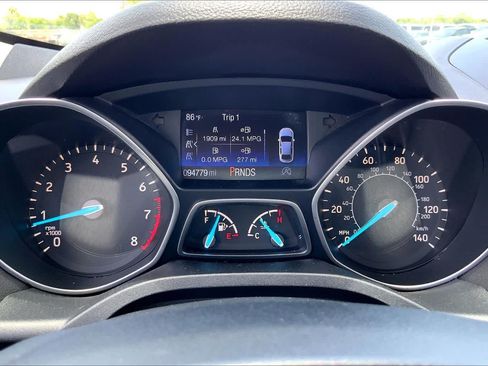 Used 2017 Ford Escape SE w/ SE Sport Appearance Package FWD image 25