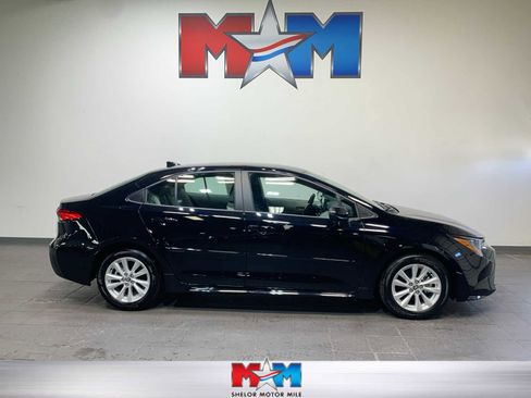 Certified 2024 Toyota Corolla LE w/ LE Convenience Package image 1