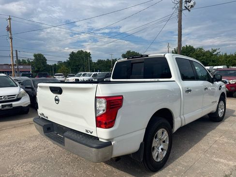Used 2017 Nissan Titan SV RWD image 6