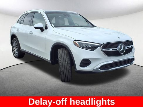 Used 2024 Mercedes-Benz GLC 300 4MATIC image 29
