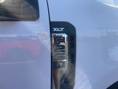 Used 2024 Ford F250 XLT image 11