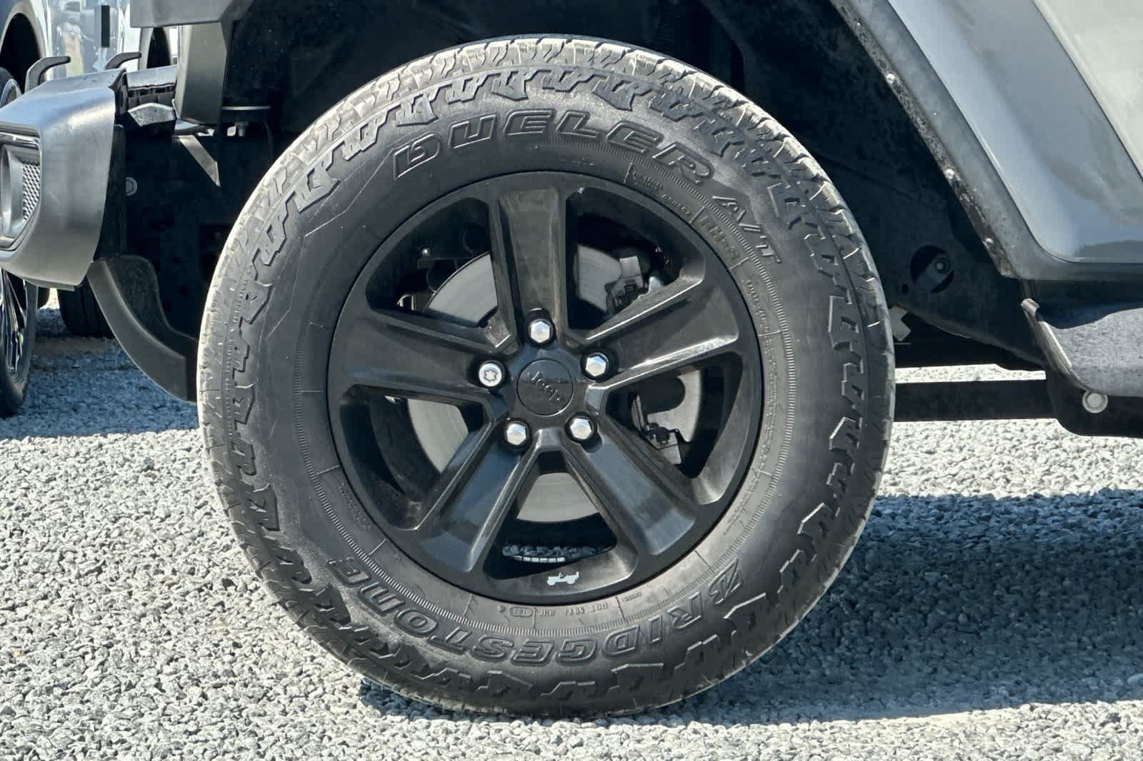 Used 2021 Jeep Wrangler Unlimited Sahara AWD/4WD image 12