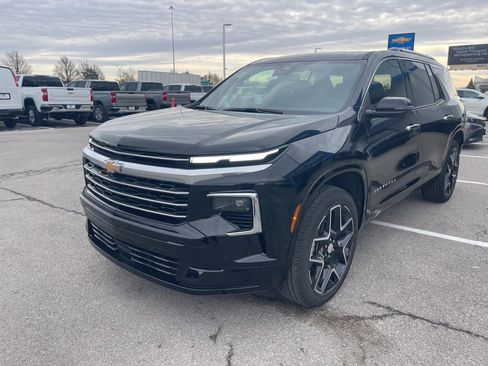 New 2026 Chevrolet Traverse High Country image 8