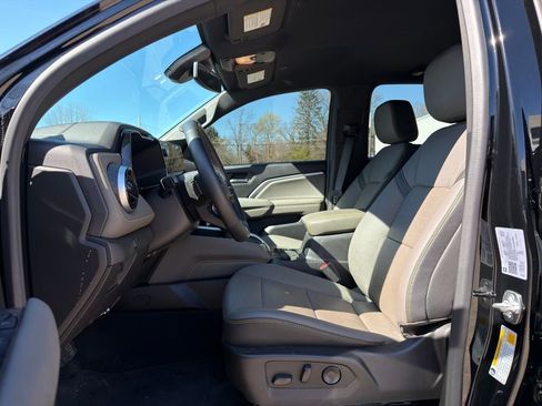 Used 2024 Chevrolet Colorado ZR2 w/ ZR2 Convenience Package III image 5