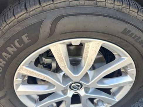 Used 2020 Nissan Rogue S w/ Special Edition Package FWD image 17