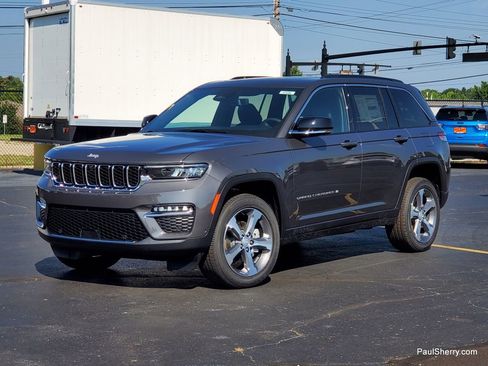 New 2025 Jeep Grand Cherokee Limited w/ Luxury Tech Group II image 6