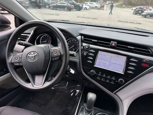 Used 2018 Toyota Camry L image 20