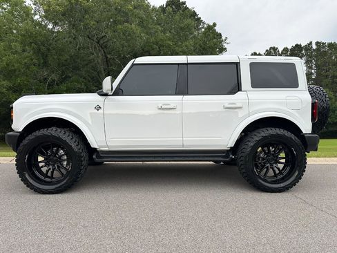 Used 2025 Ford Bronco Outer Banks AWD/4WD image 8