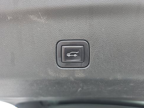 Certified 2022 Chevrolet Tahoe Z71 w/ Luxury Package image 10