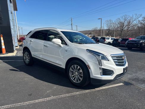 Used 2017 Cadillac XT5 Luxury image 4