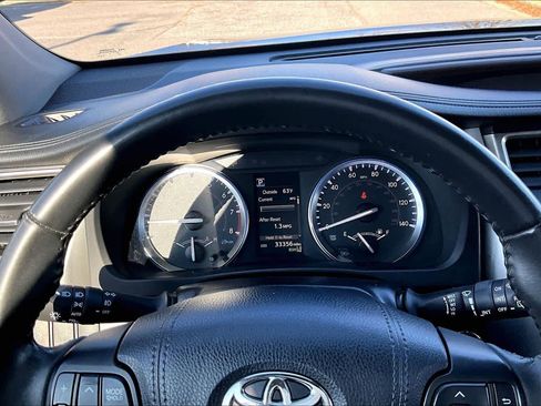 Used 2019 Toyota Highlander XLE image 25