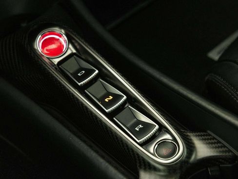 Used 2023 McLaren Artura image 25