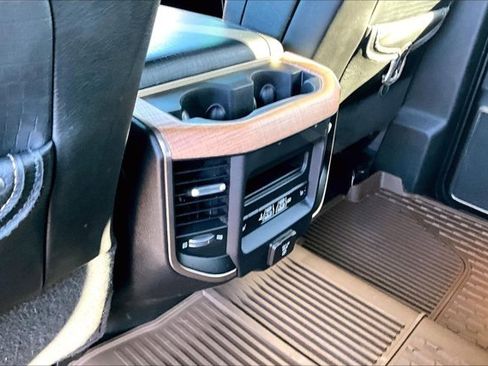 Used 2019 RAM 3500 Limited w/ Max Tow Package image 10