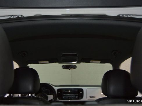 Used 2012 Volkswagen Beetle 2.5 image 17