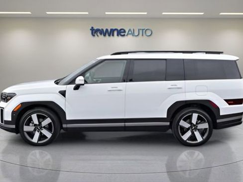 Used 2024 Hyundai Santa Fe Limited image 3