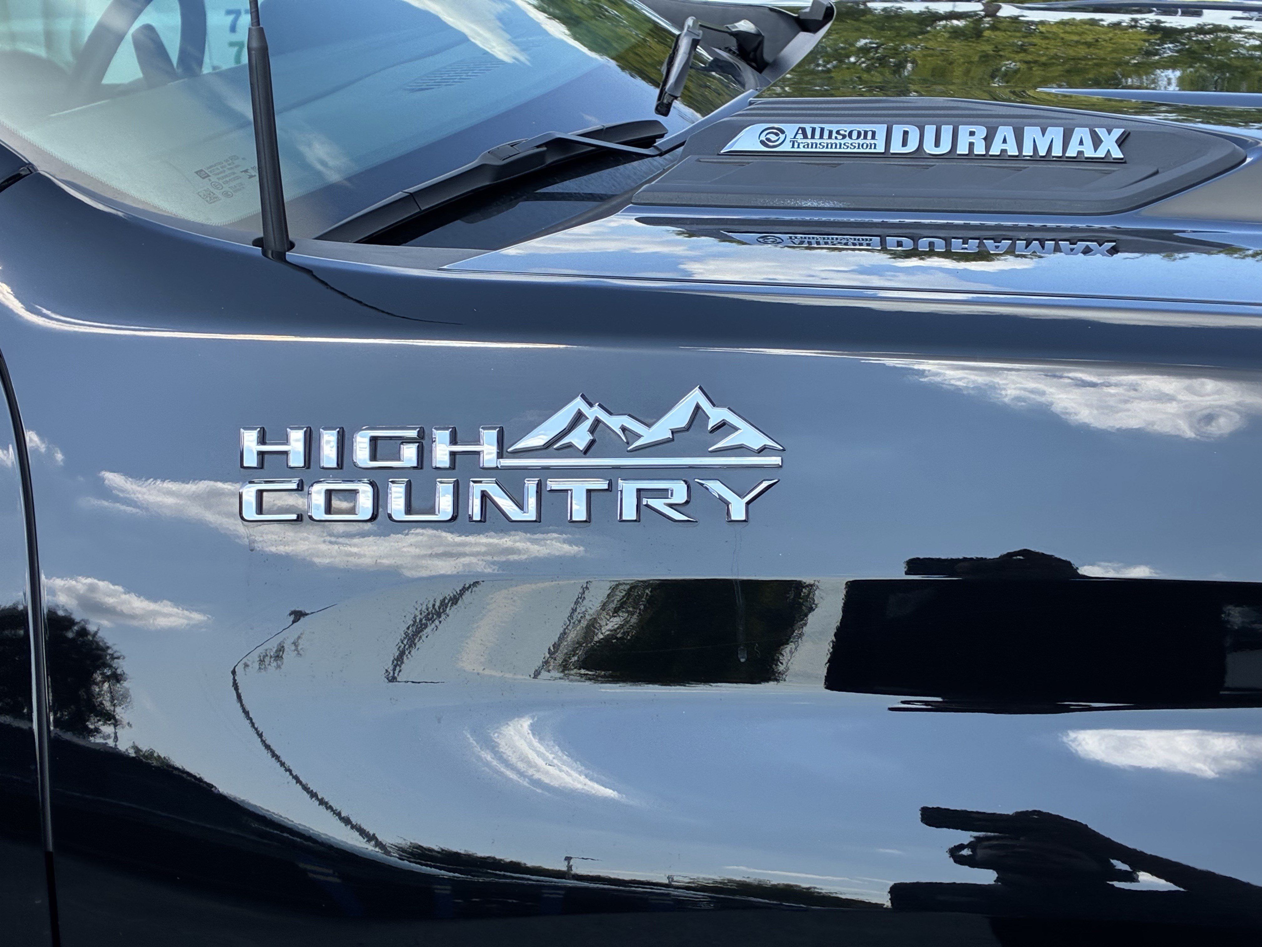 Used 2025 Chevrolet Silverado 3500 High Country w/ High Country Premium Package AWD/4WD image 9
