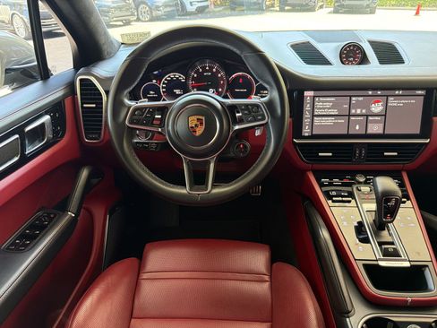 Used 2021 Porsche Cayenne GTS AWD/4WD image 28