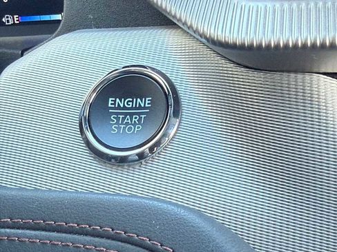 Used 2025 Ford Explorer Active image 18