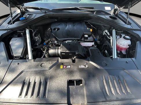 Used 2025 Genesis GV70 2.5T AWD/4WD image 9
