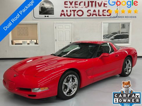 Used 2000 Chevrolet Corvette Coupe w/ Roof Pkg RWD image 1