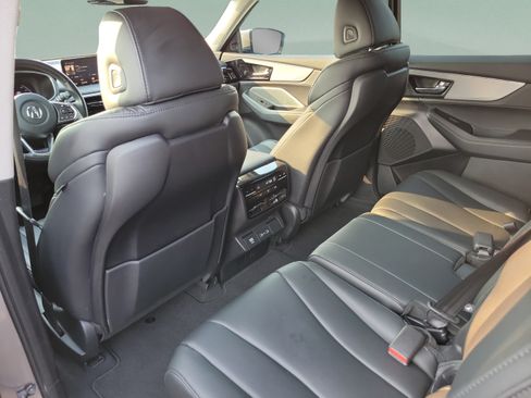 Used 2023 Acura MDX SH-AWD image 10