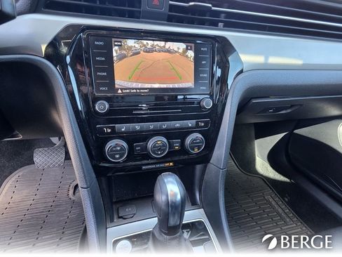 Used 2021 Volkswagen Passat 2.0T SE image 20