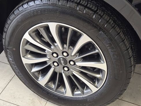 Used 2023 Lincoln Nautilus AWD w/ Premium Package image 14