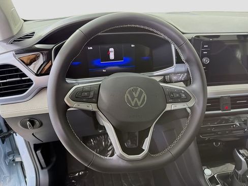 New 2026 Volkswagen Taos SE image 12