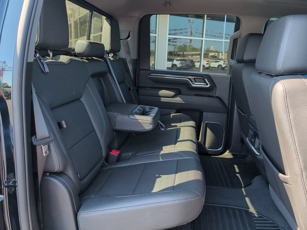 Used 2024 Chevrolet Silverado 2500 LTZ AWD/4WD image 9