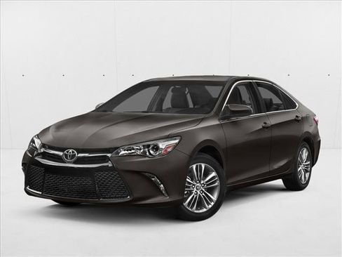 Used 2017 Toyota Camry SE image 1