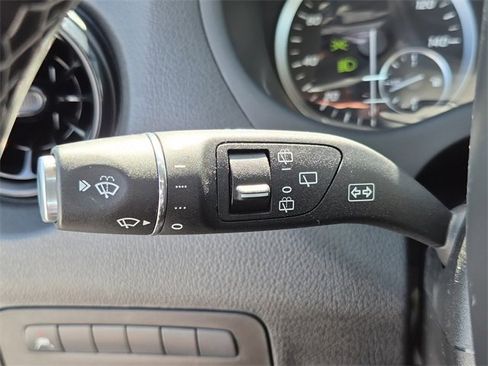 Used 2023 Mercedes-Benz Metris Passenger image 23