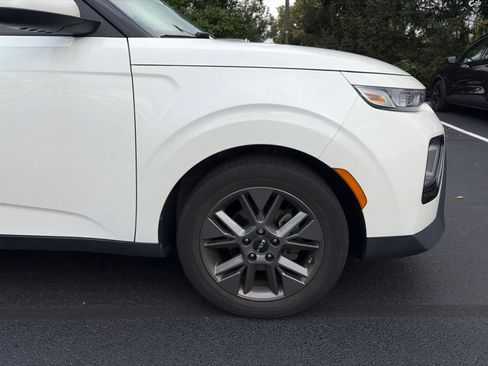 Used 2022 Kia Soul EX FWD image 4