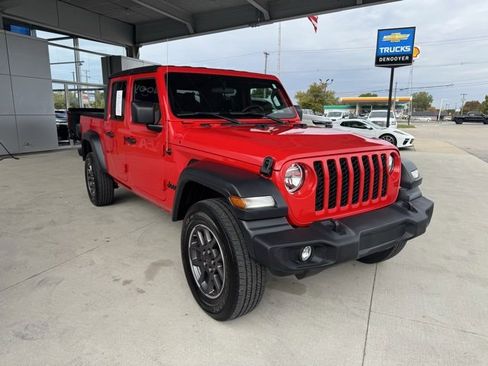 Used 2020 Jeep Gladiator Sport w/ Quick Order Package 24S image 3