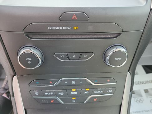 Used 2016 Ford Edge SEL w/ Equipment Group 201A FWD image 17