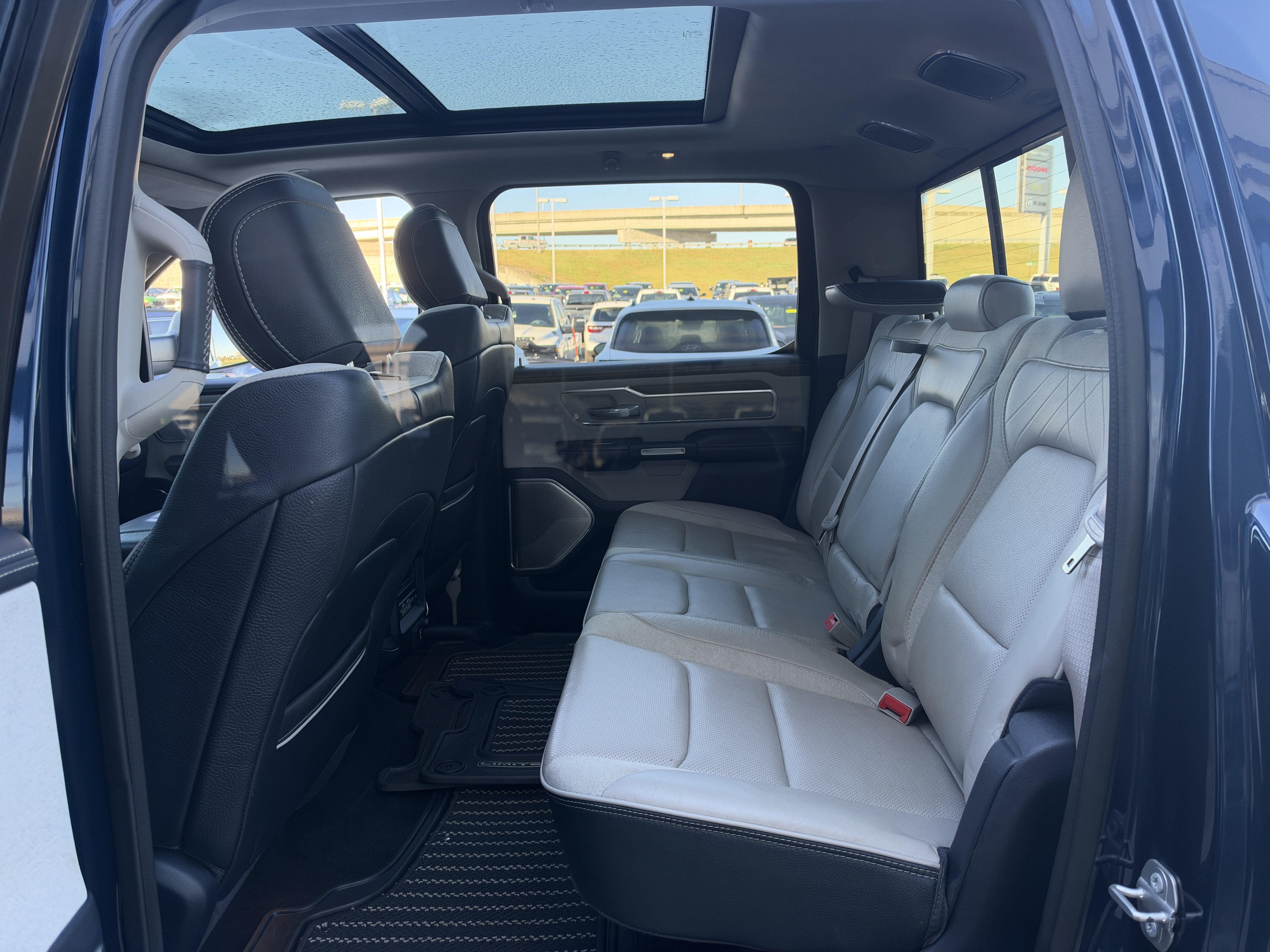 Used 2022 RAM 1500 Limited AWD/4WD image 31