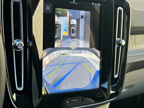 New 2026 Volvo XC40 B5 Plus w/ Protection Package Premier image 22