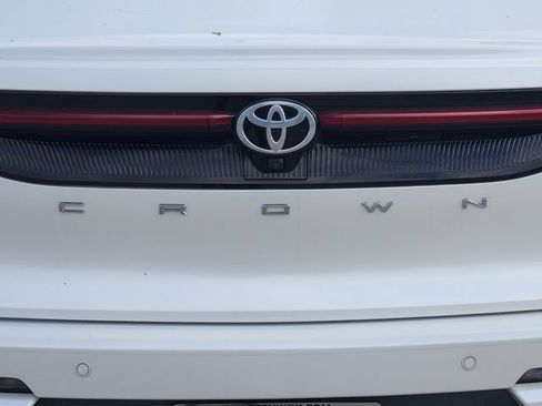 Used 2023 Toyota Crown AWD/4WD image 11