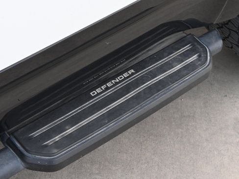 Used 2022 Land Rover Defender 110 X-Dynamic SE image 37