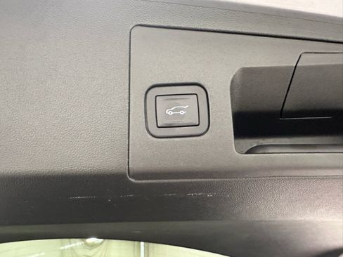 Certified 2025 Cadillac XT5 Sportv AWD/4WD image 9