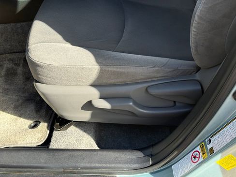 Used 2012 Toyota Prius Two FWD image 18