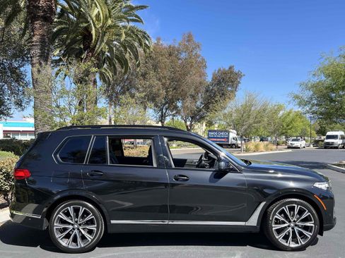Used 2022 BMW X7 xDrive40i w/ Premium Package image 90