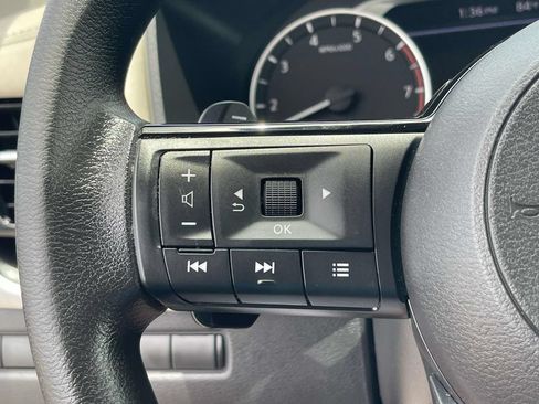 Used 2022 Nissan Rogue SV FWD image 38