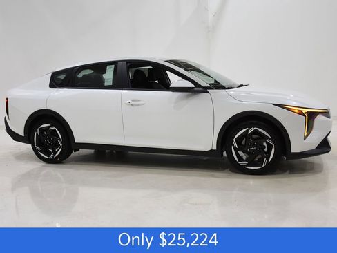 New 2026 Kia K4 EX image 3