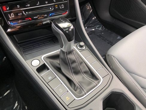 Used 2025 Volkswagen Jetta SEL image 33