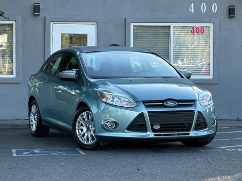 Used 2012 Ford Focus SE FWD image 3