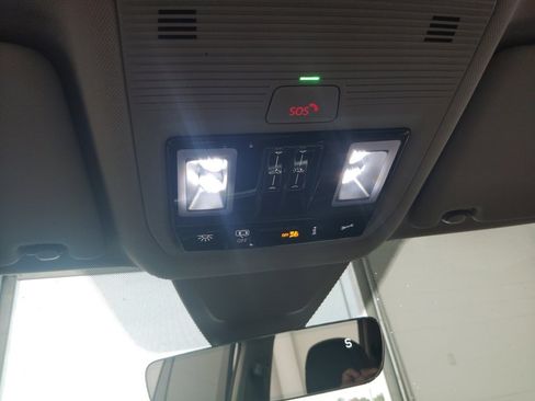 New 2026 Volkswagen Atlas SE image 10