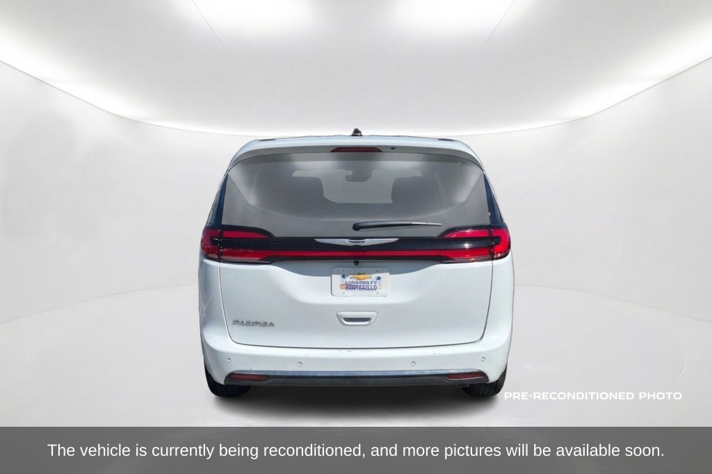 Used 2026 Chrysler Pacifica Select FWD image 7